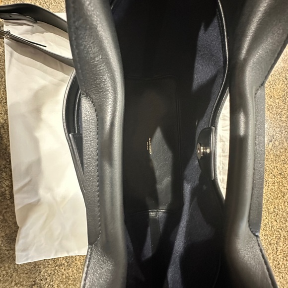 Alexander McQueen small black leather and denim THE BOW bag - Picture 6 of 16